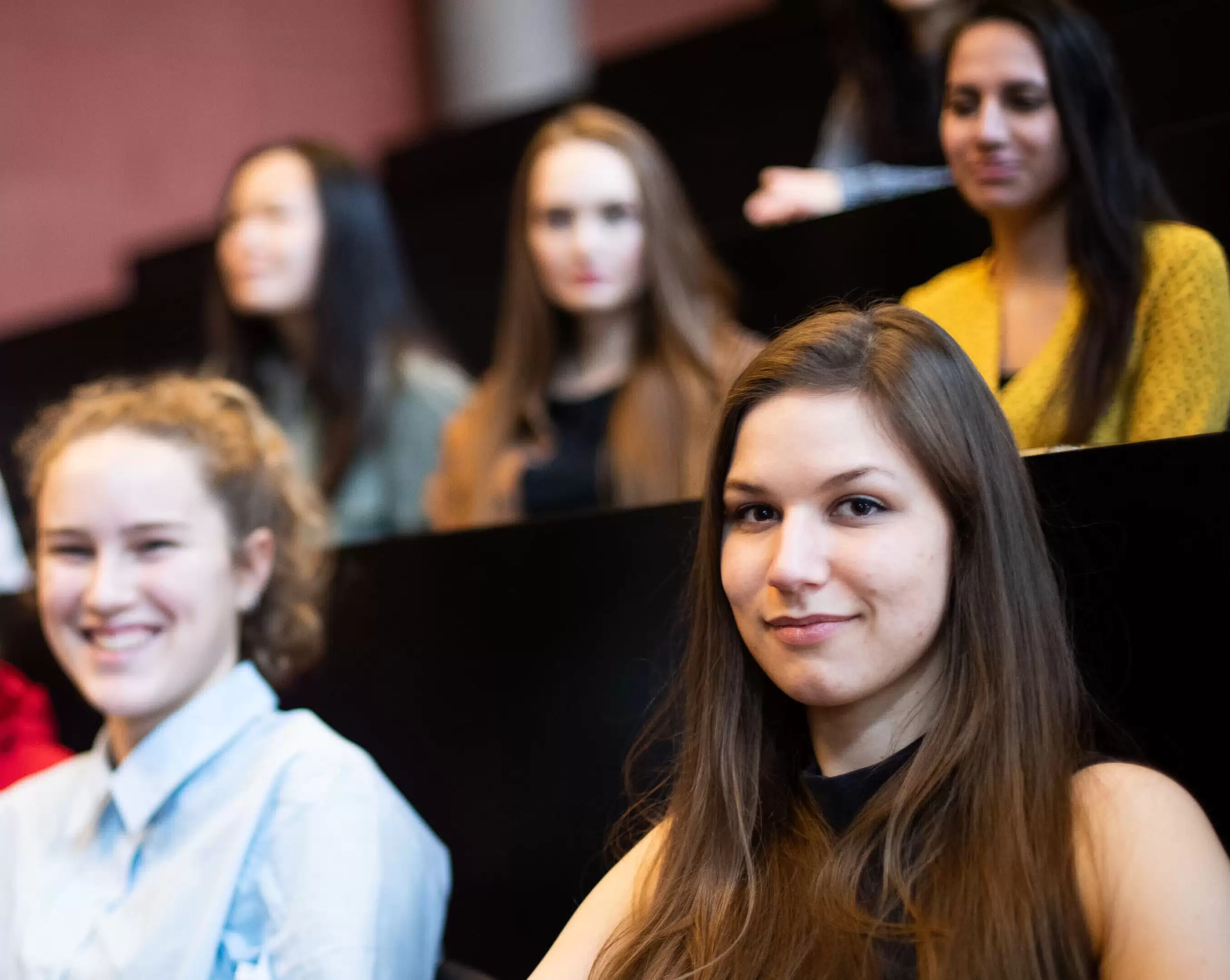 Studenten in collegezaal Toegepaste Psychologie