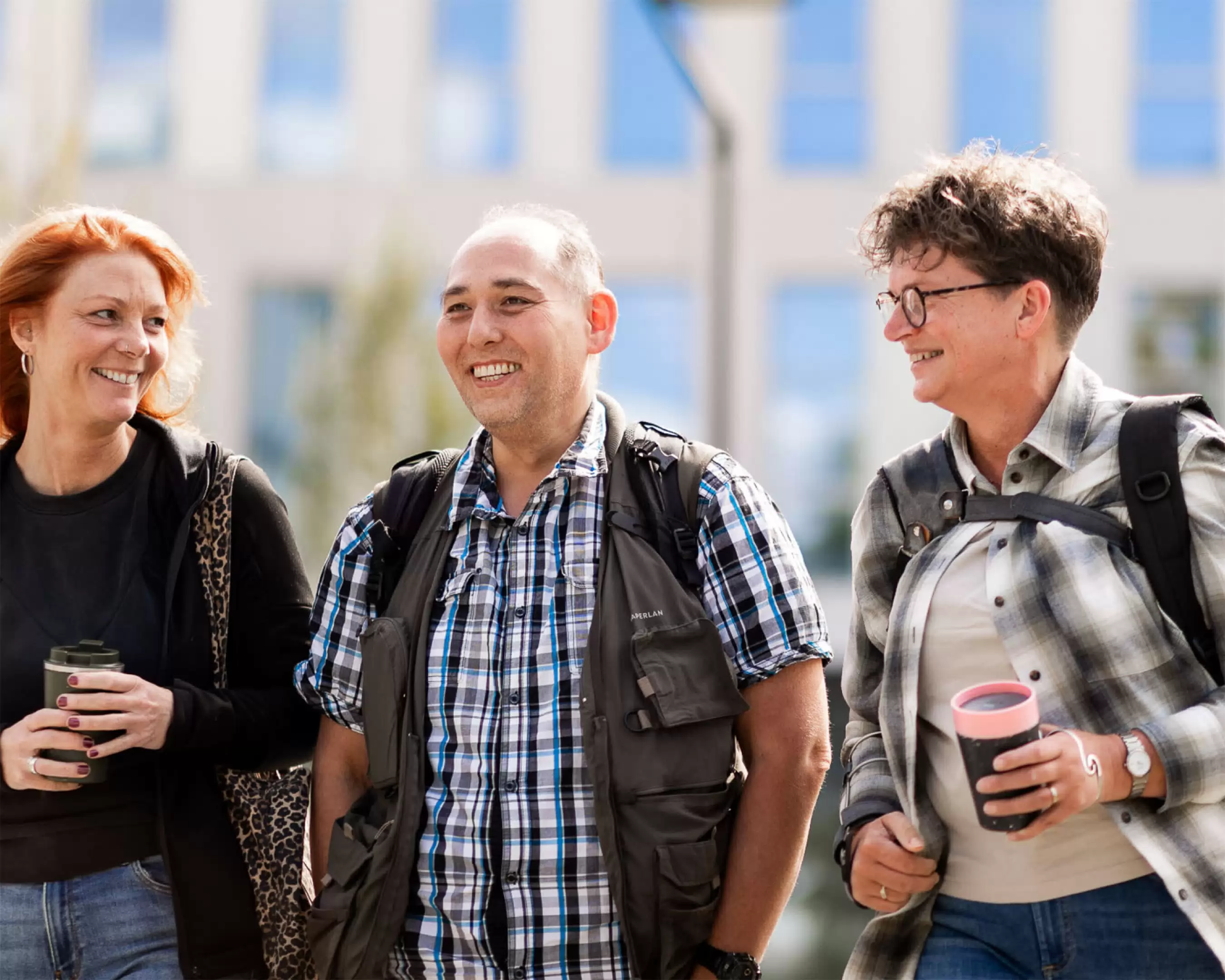 Studenten van de associate degree Ervaringsdeskundigheid in Zorg en Welzijn zitten in de klas
