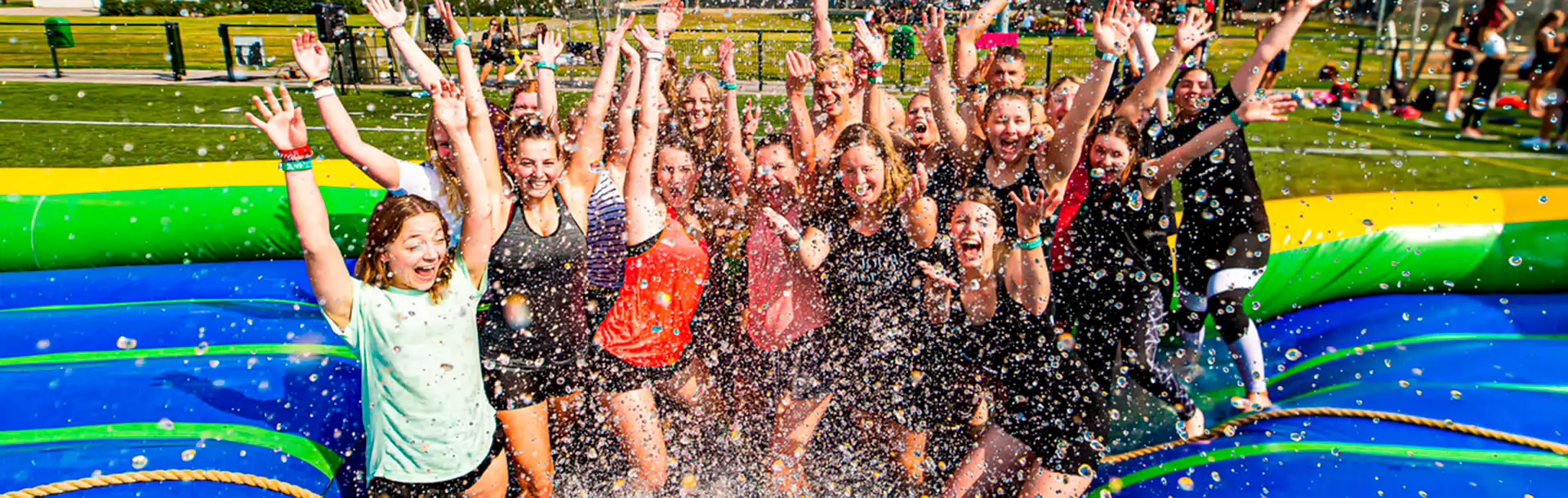 Studenten tijdens de introductieweek Purple van Fontys