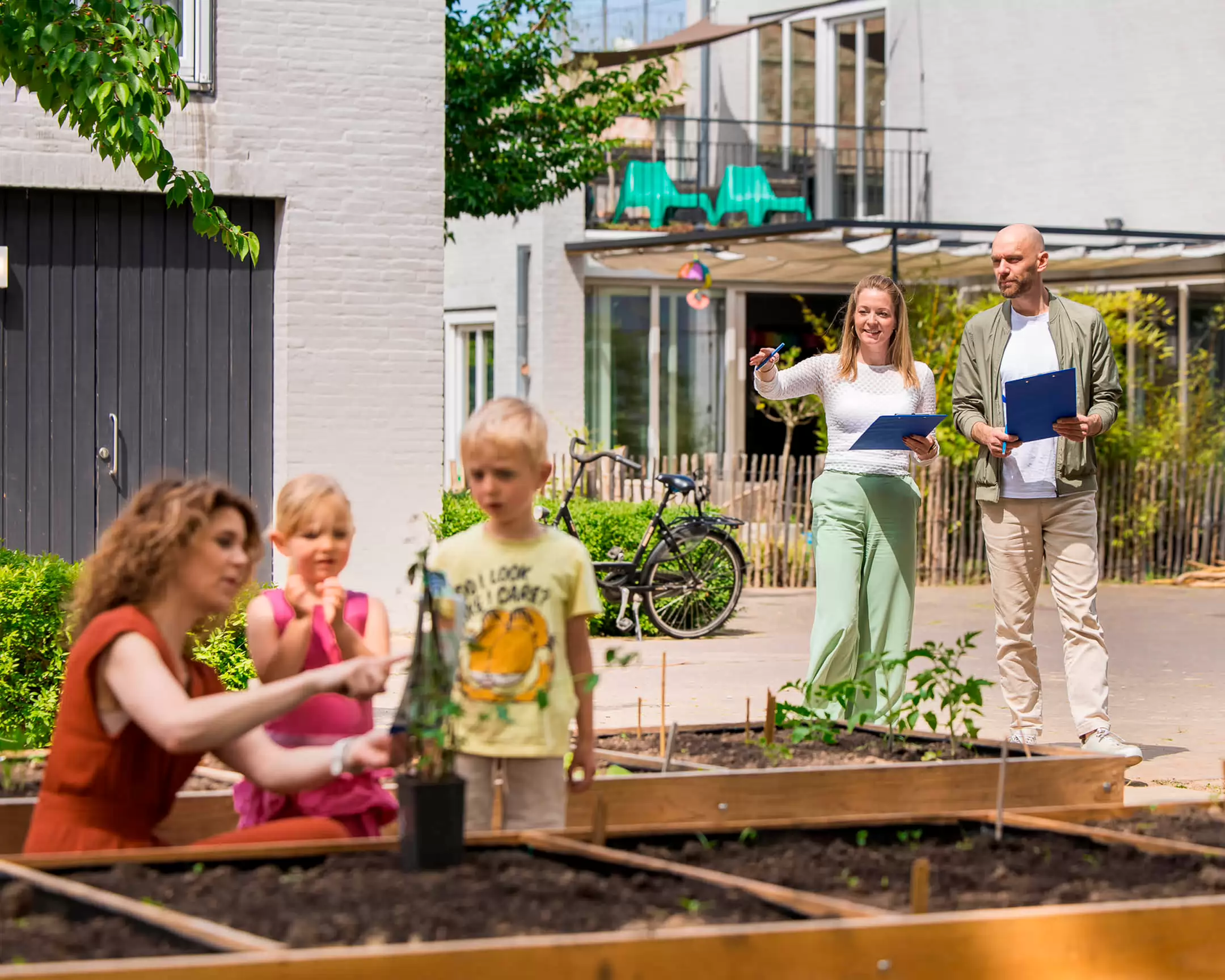 studenten van master gezonde samenleving die kijken naar de gezondel leefomgeving