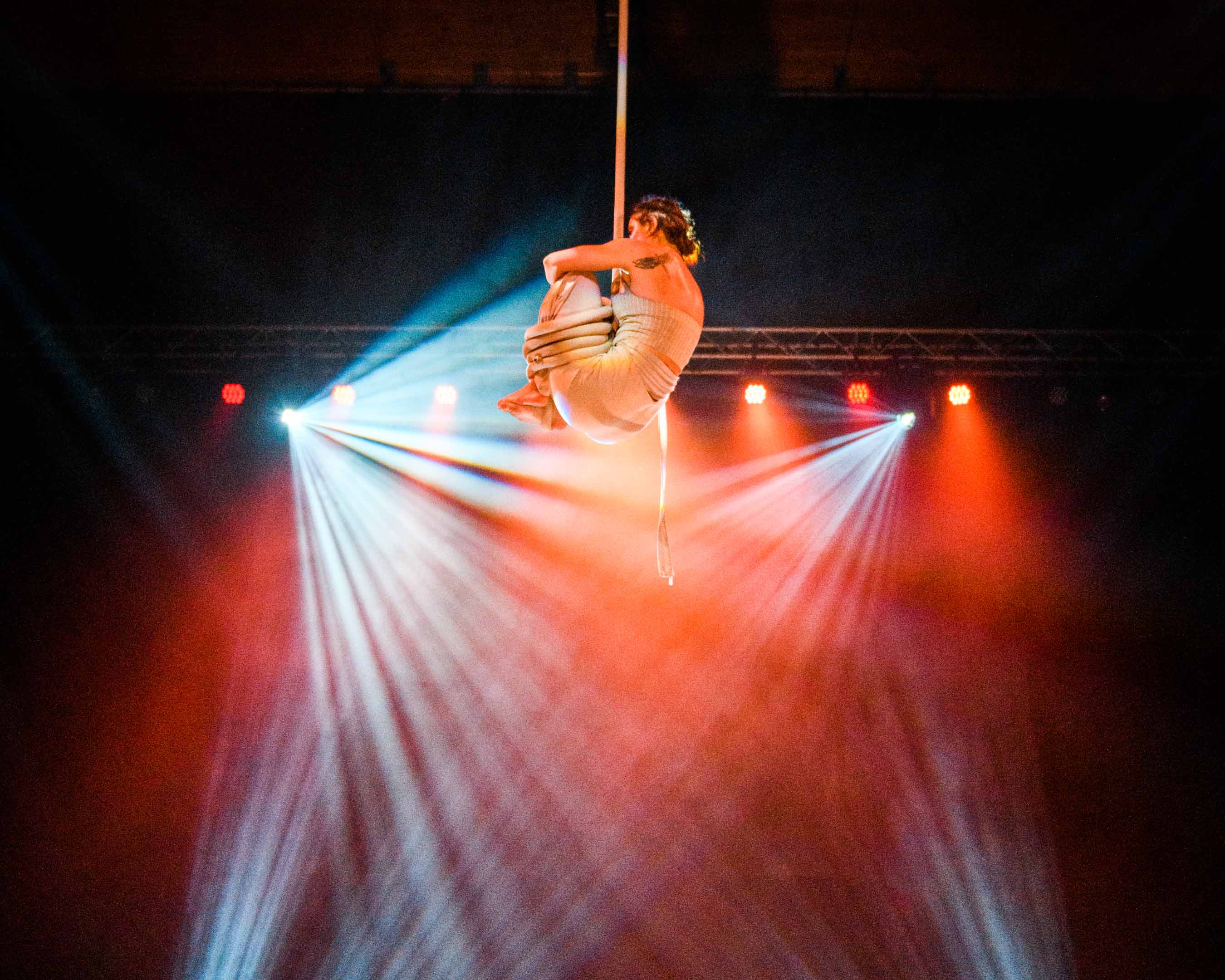 Bachelor student Fontys Circus and Performance Art course performs in aerial rope