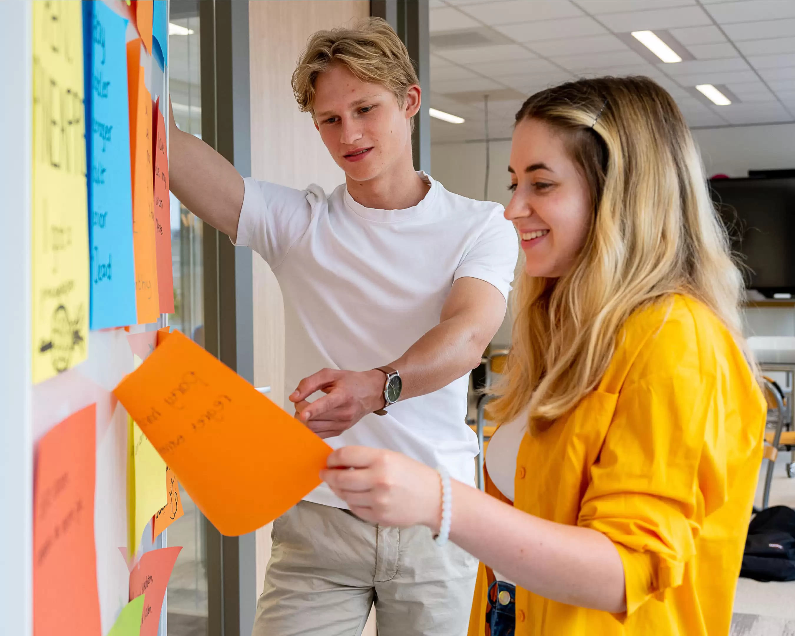 Fontys Commerciële Economie studenten tijdens een brainstormsessie