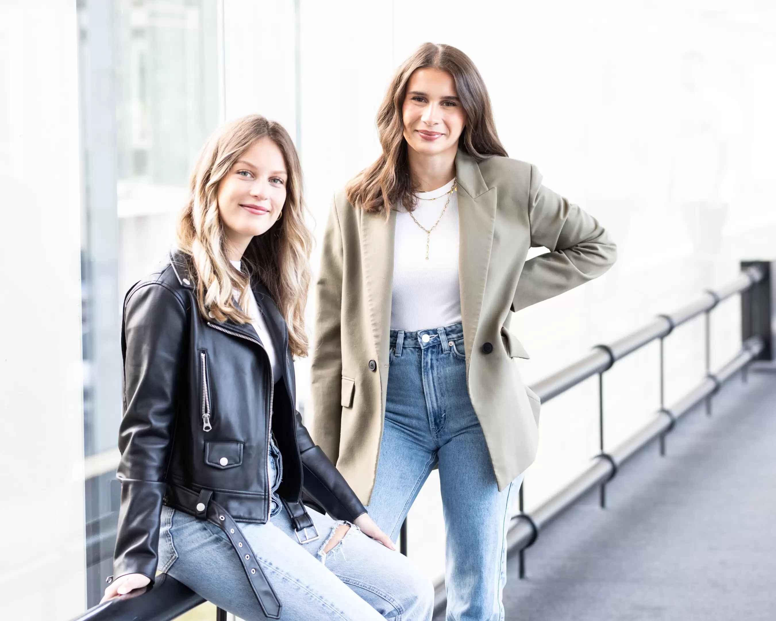 Finance studenten in de loopbrug