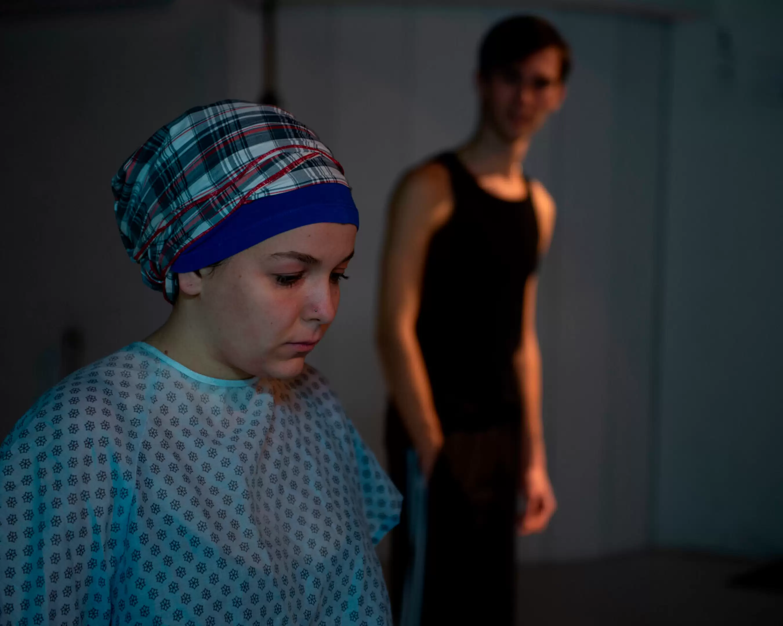 Studenten van de Deeltijd opleiding Docent Theater staat op het podium tijdens hun voorstelling