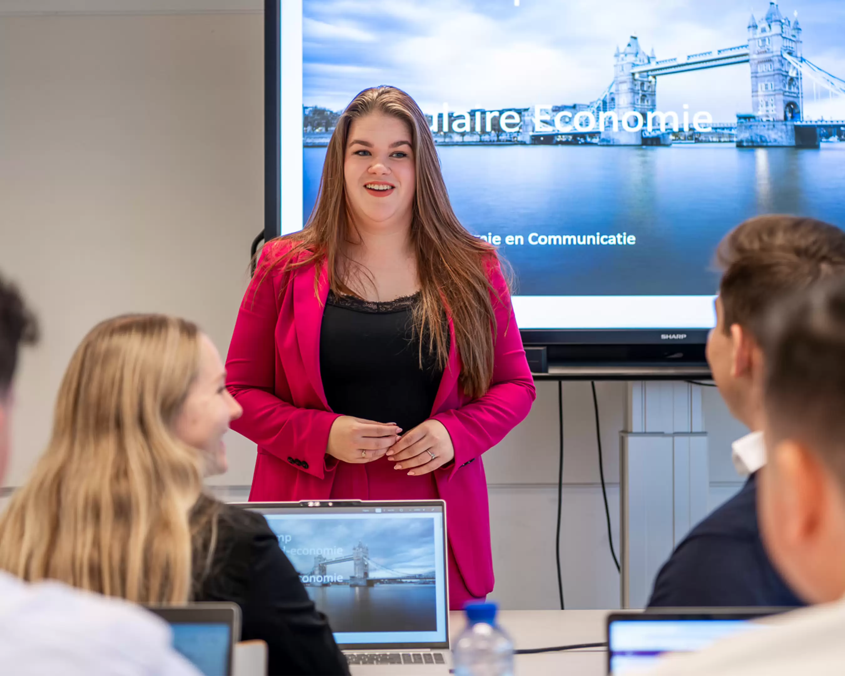 Fontys Finance Tax and Advice studenten tijdens een presentatie