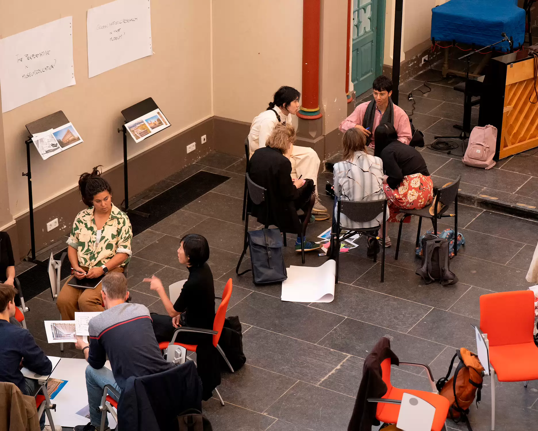Student werkt aan een opdracht