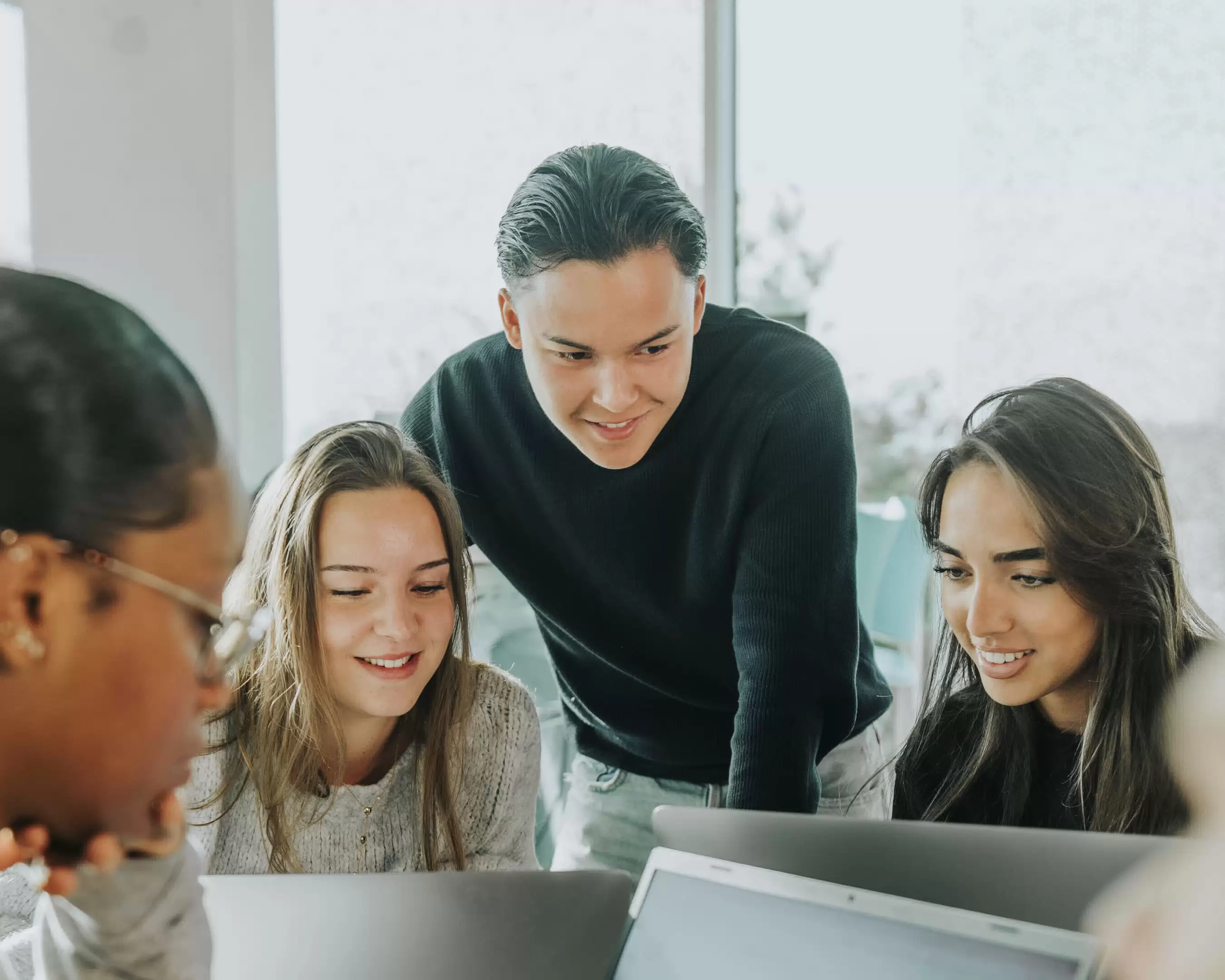 Fontys Commerciële Economie studenten aan het werk