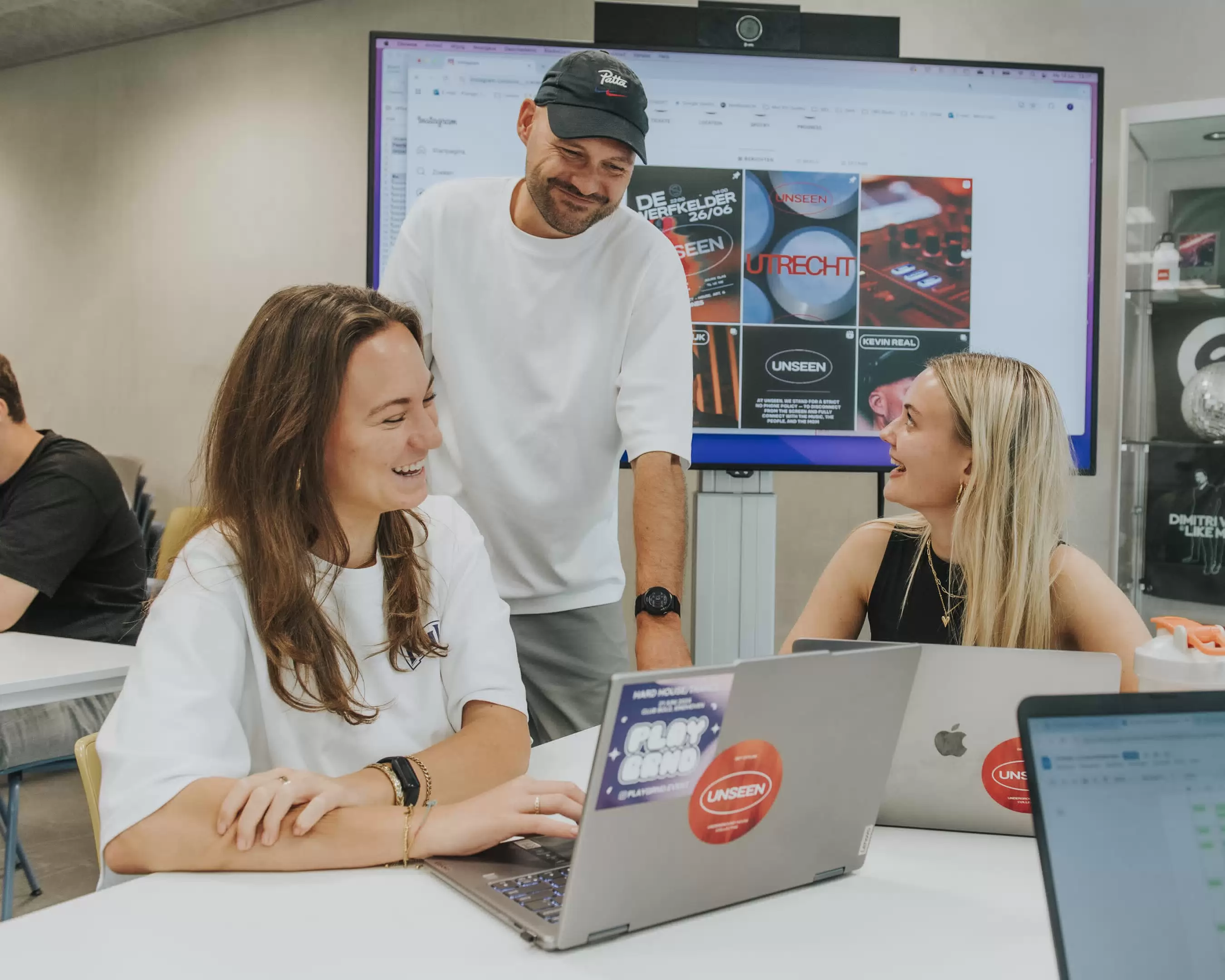 Fontys Communicatie studenten tijdens een les
