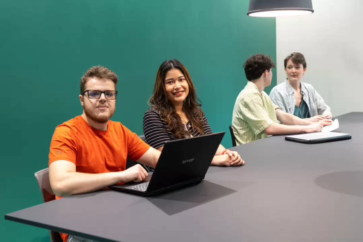Chat with Italian students