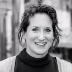 Docent Monique Vroomen