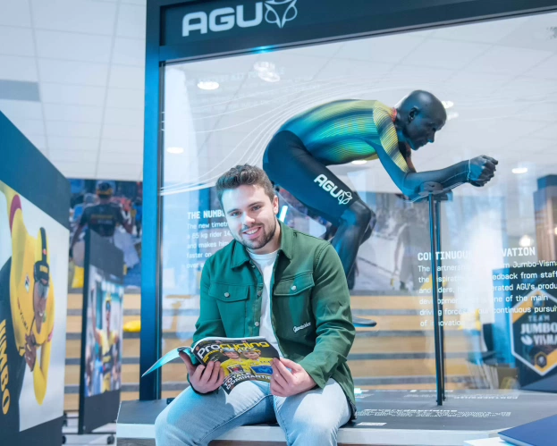 student bladert in sportmagazine